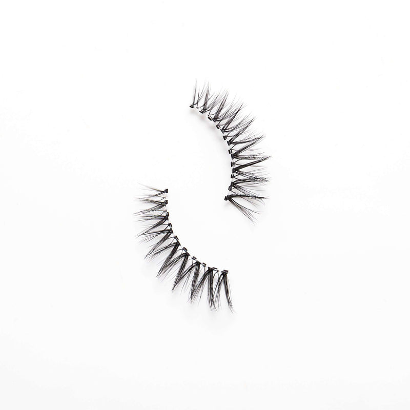 Free Is One Dramatic Lashes for evening and special occasions, showing long, voluminous, customizable lashes in elegant black packaging on a clean background