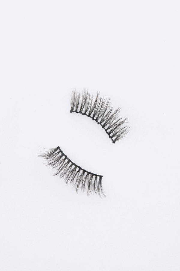 I Am Bold long wispy lashes for volume and lightweight comfort