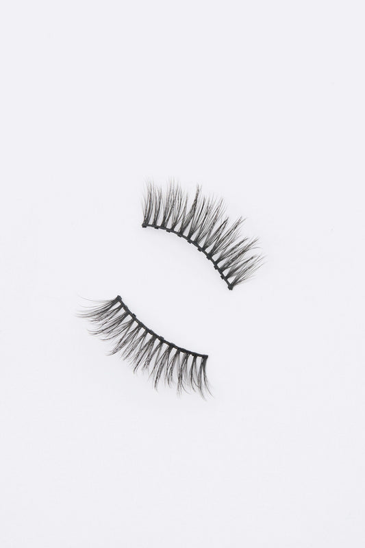 I Am Bold long wispy lashes for volume and lightweight comfort
